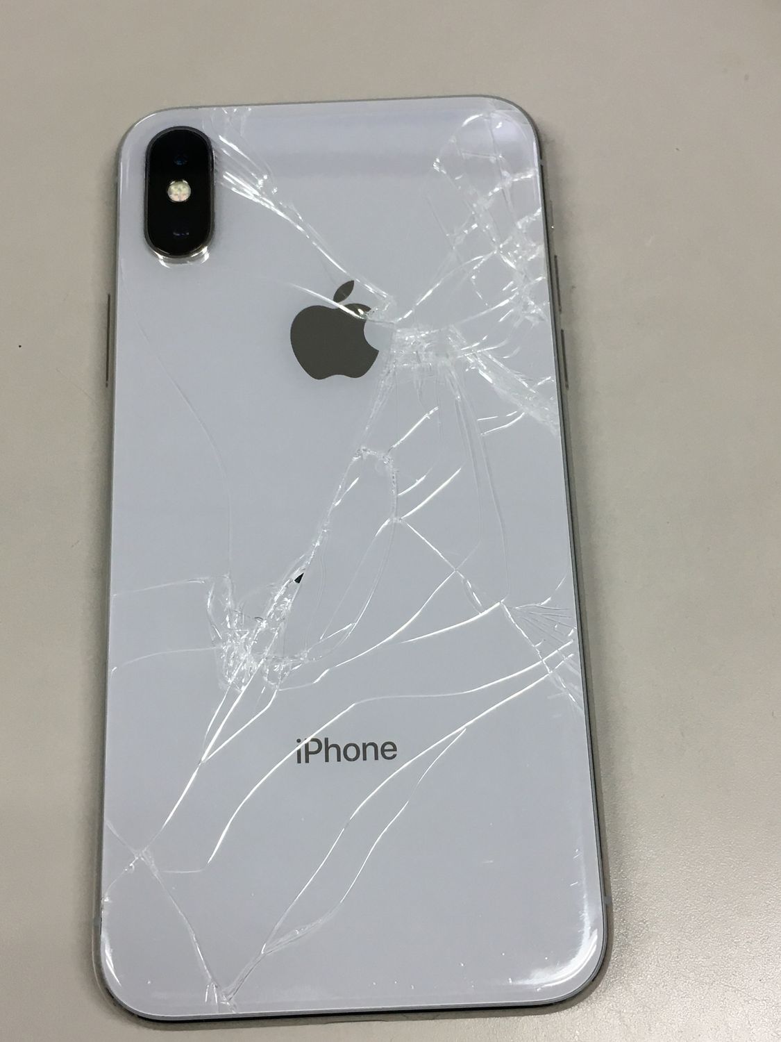 iPhone X 64GB シルバー SIMフリー Apple - 【格安】iPhone X SIM