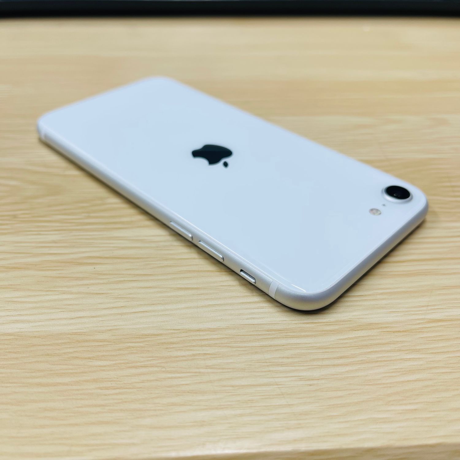 iPhone SE 第2世代 (SE2) ホワイト 128 GB SIMフリー お 手頃