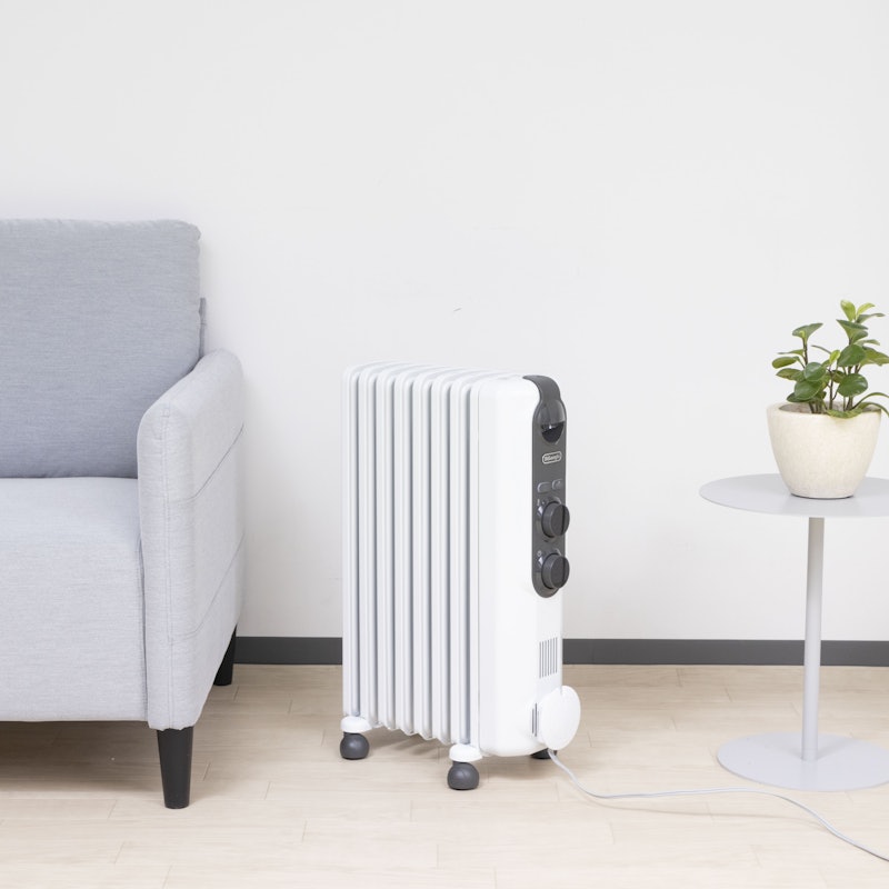 デロンギ アミカルド オイルヒーター RHJ35M0812DGをレビュー