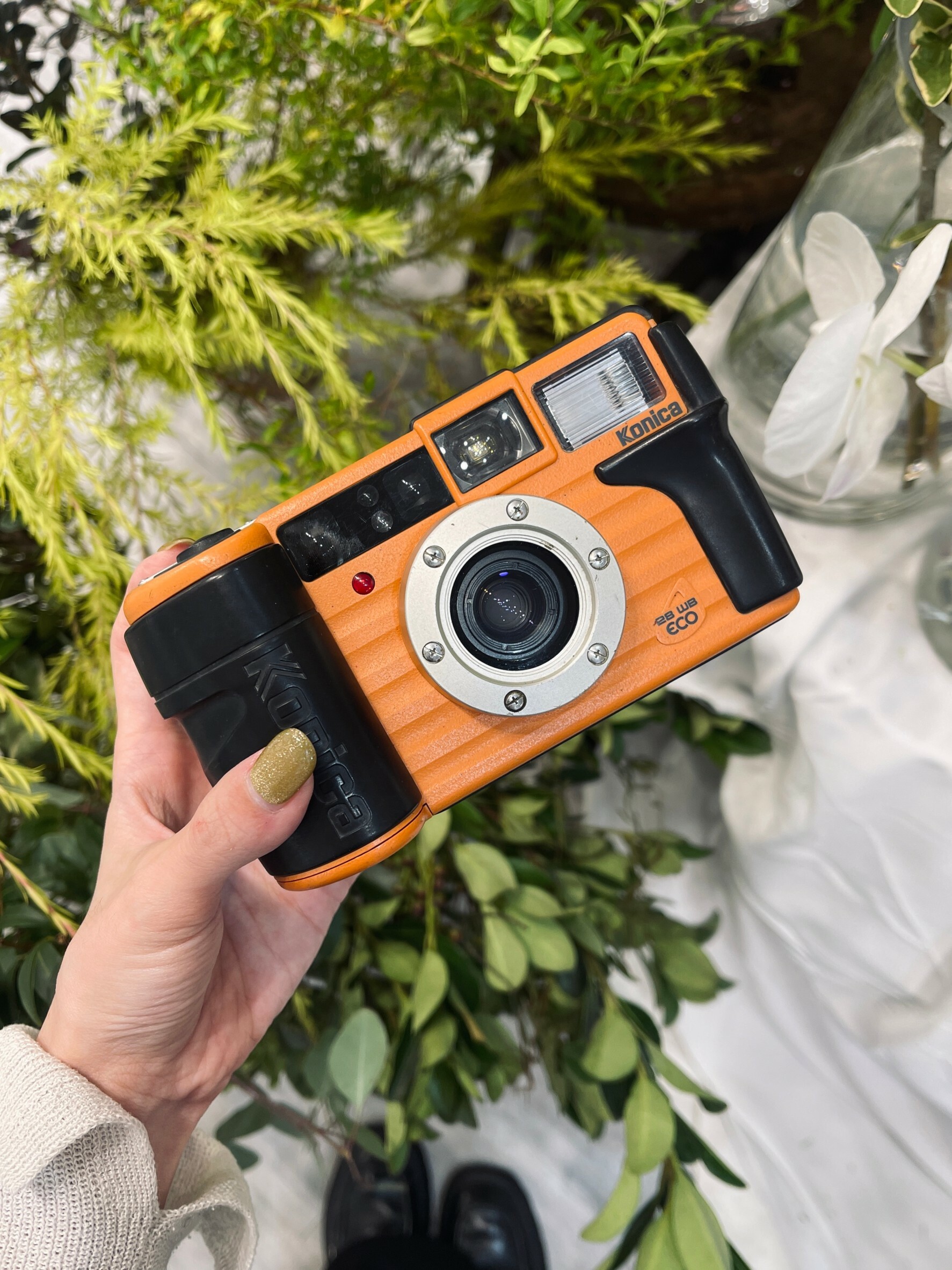 Konica 現場監督(オレンジ) LENS 28 WB ECO フィルムカメラ 【公式通販】