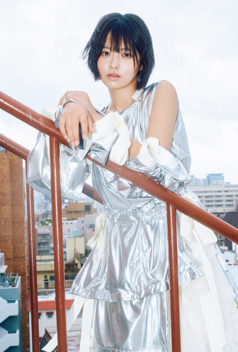 ≒JOY ニアジョイ 山田杏佳 お披露目 初期制服 直筆 生写真 チュウ