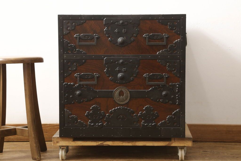 細密彫刻 豪華 木彫トランク アジアン家具 木箱 収納 箪笥 帆船彫刻 ※r2※