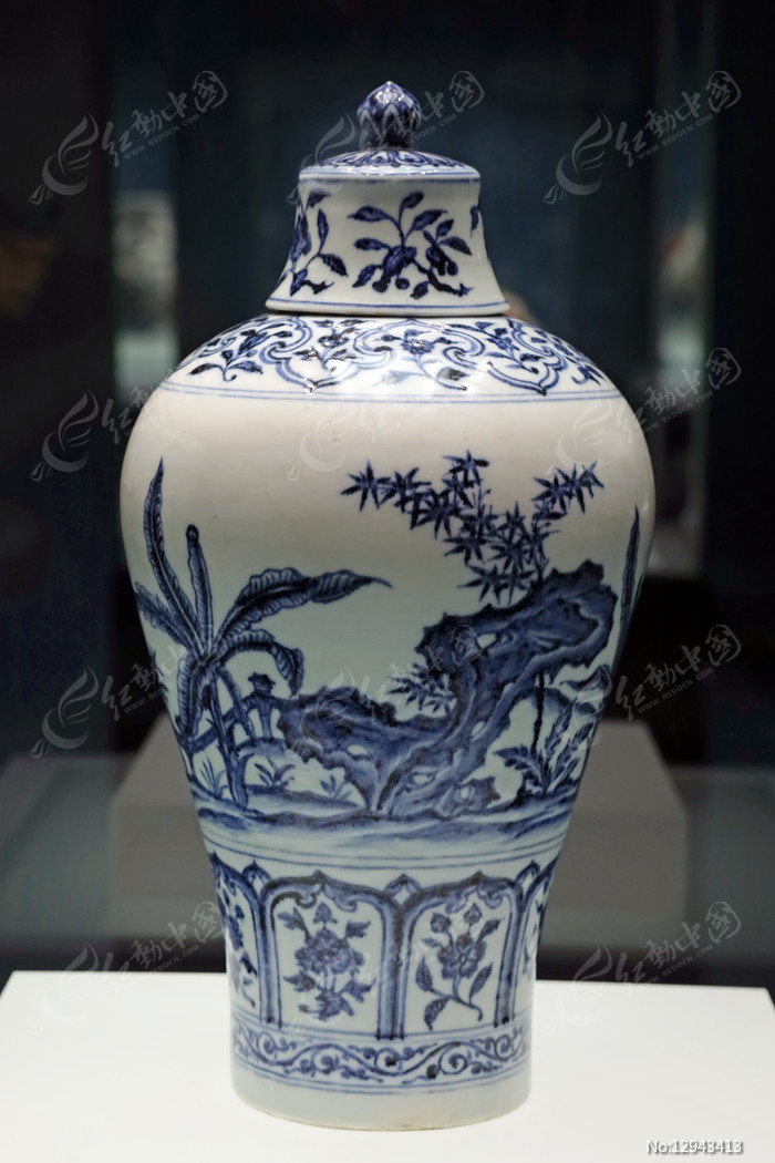 青花竹石芭蕉紋瓶】染付 複製品 大清康煕年製 底款 青花竹石芭蕉紋瓶