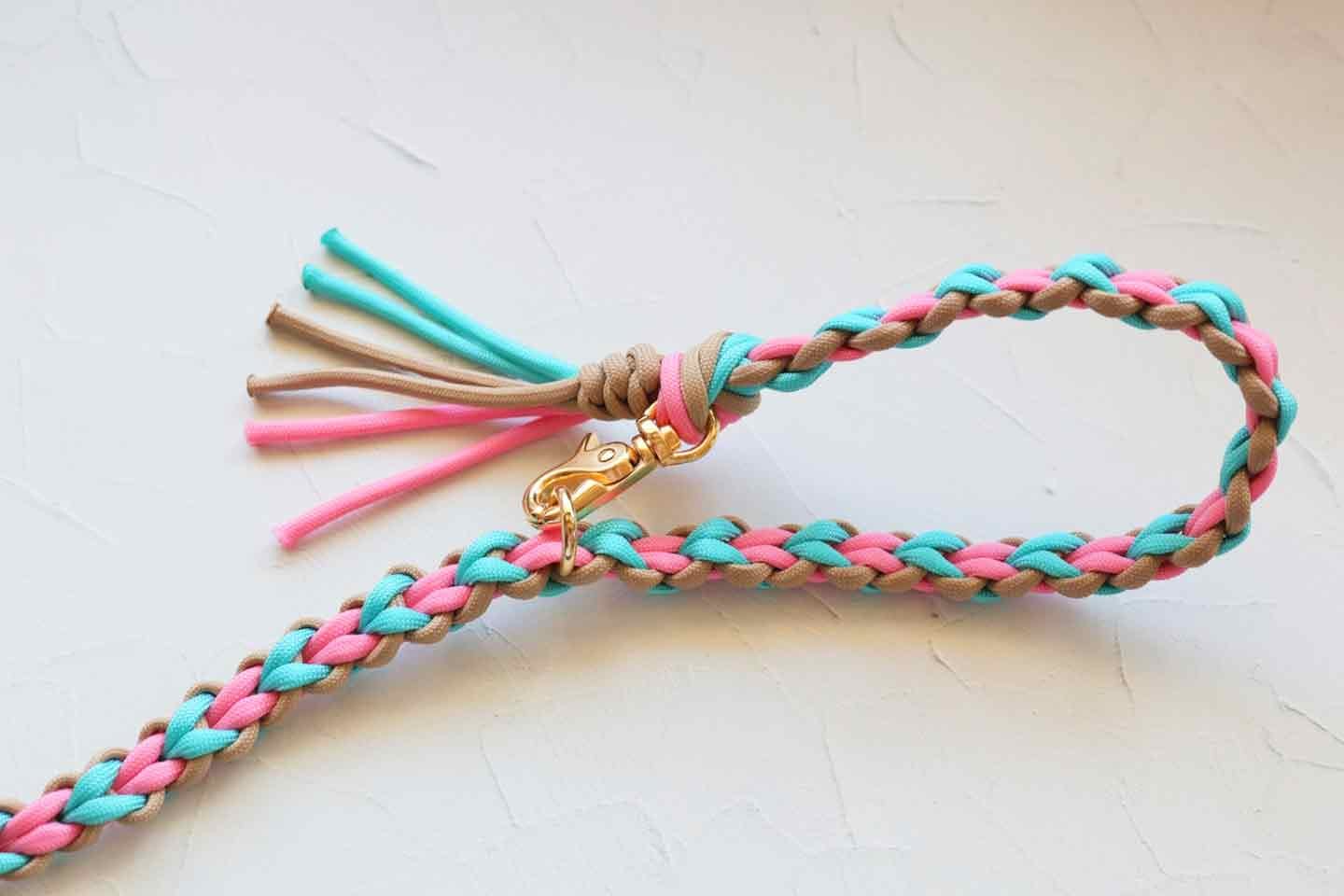 愛犬用カフェリード】パラコードでハート編み/ラブラブ編み。災害時や