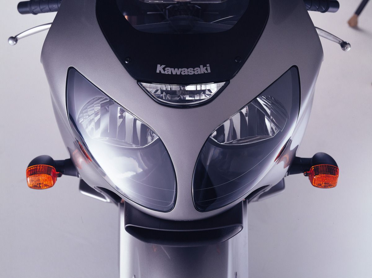 ZX-12Rは最後の最速マシンにしてスーパースポーツの運動性を目指した