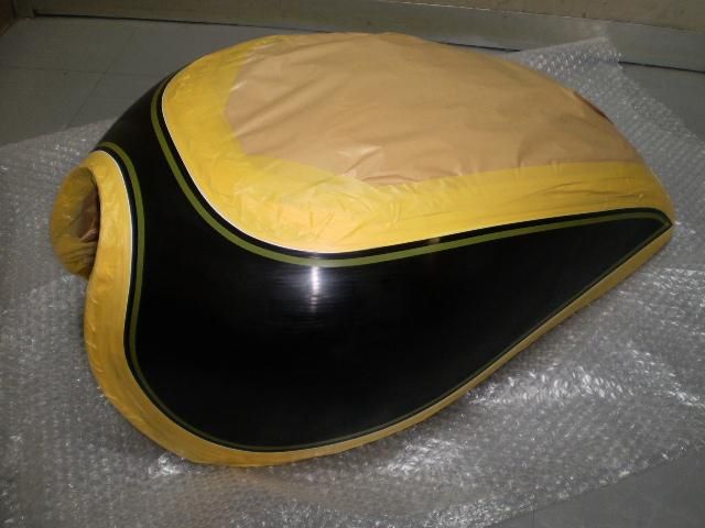 KAWASAKI ZEPHYR400χ「☆ﾀﾝｸの塗装(ｷｬﾝﾃﾞｨｰｺﾞｰﾙﾄﾞ/ﾗｯﾌﾟ塗装の火の玉