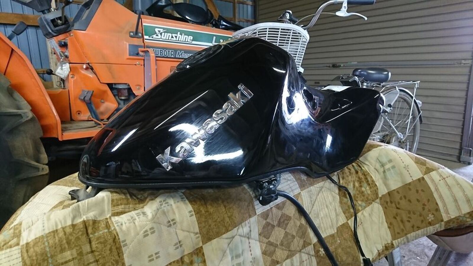 KAWASAKI ZZR1100/ZX-11「燃料タンク清掃」 | ウェビックコミュニティ