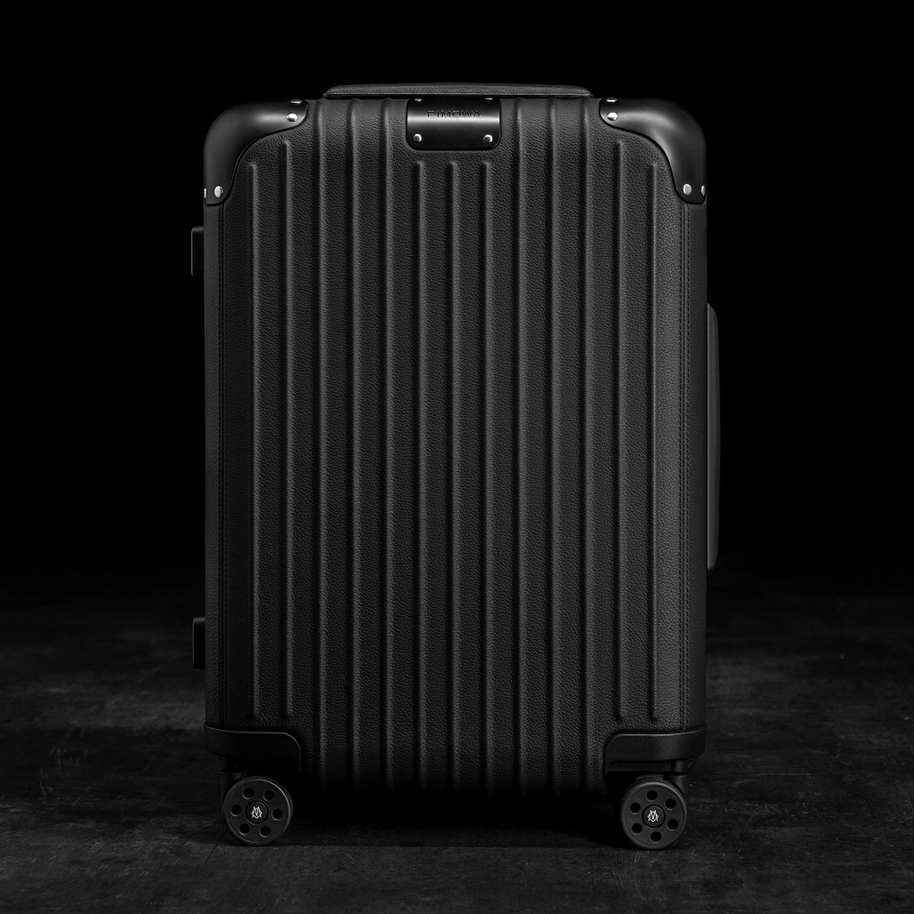 RIMOWA SALSA スーツケース 4輪 機内持ち込み可能 35L 黒 リモワ
