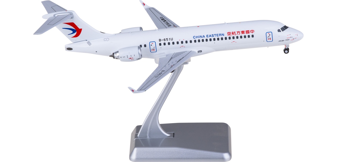 中国東方航空 B738 1/200 NG Models B777-300ER 中国東方航空 B-7881 1