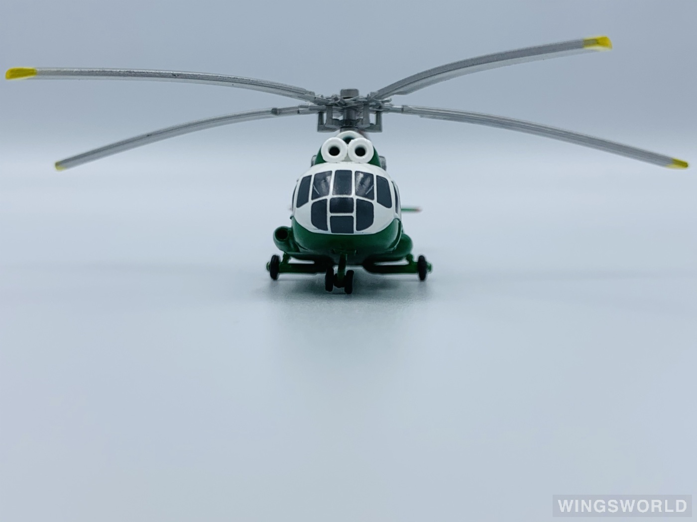 新品】Mi-8T/1 東ドイツ ブランデンブルグ警察 1/200 へルパ