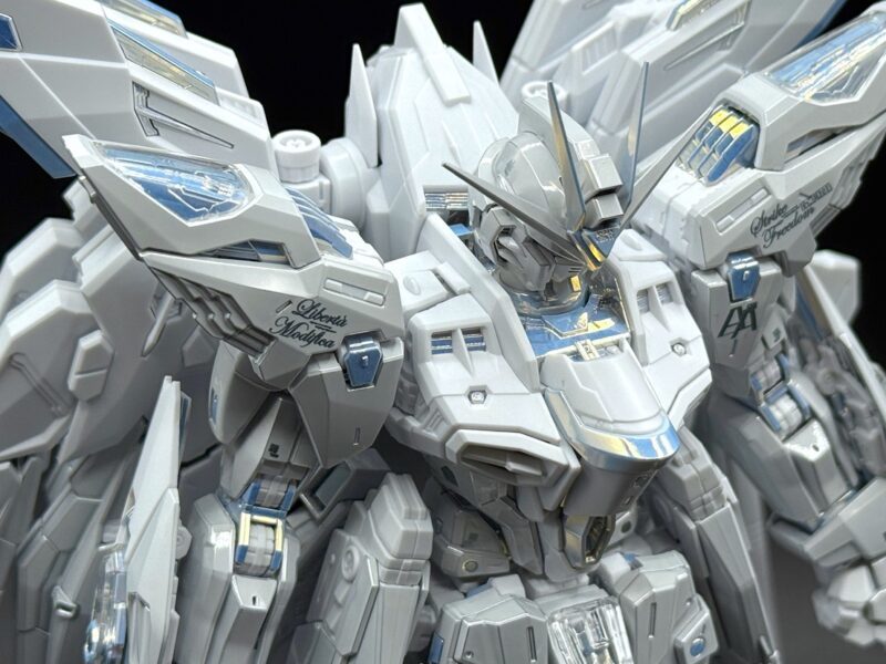限定ガンプラ『MGEX 1/100 ストライクフリーダムガンダム [TWILIGHT