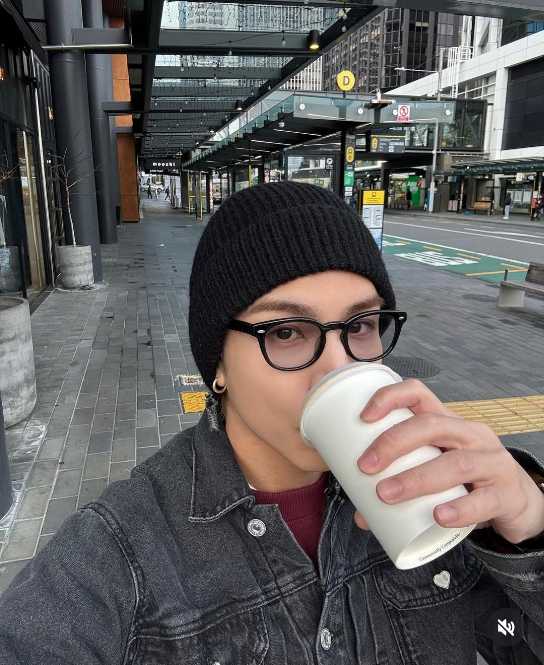 岩田剛典、最新ショット大量にファン歓喜！ニット帽姿が「かっこよ