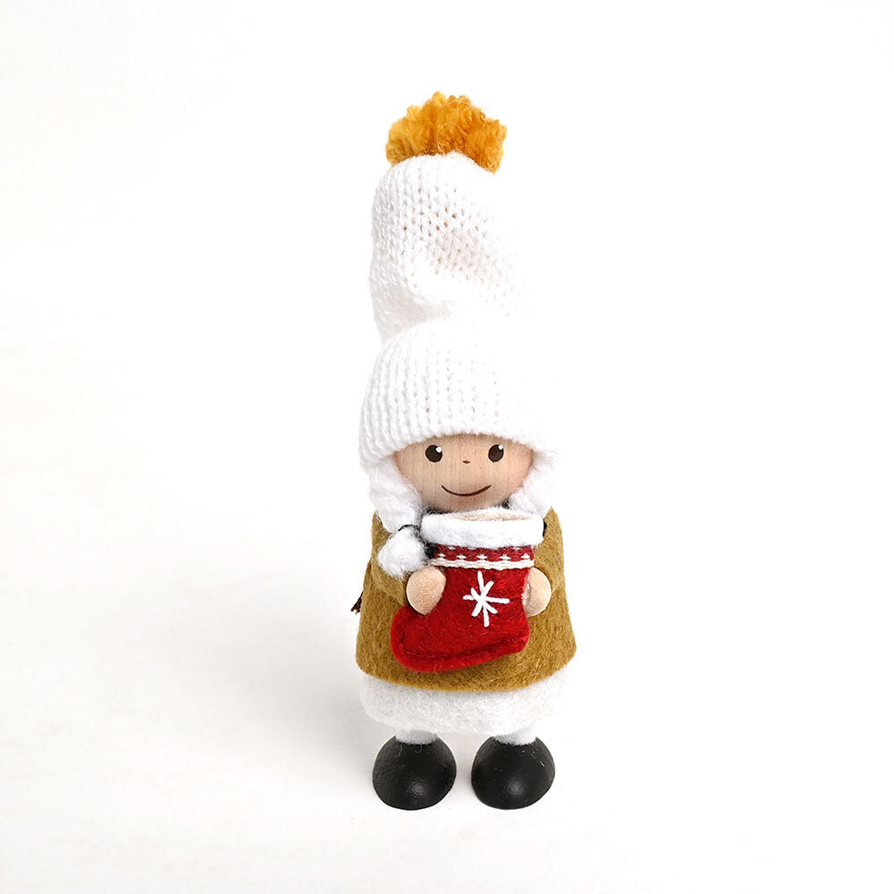 ノルディカニッセ 靴下を持った女の子 ユール・ヒュッゲ (ノルディカ