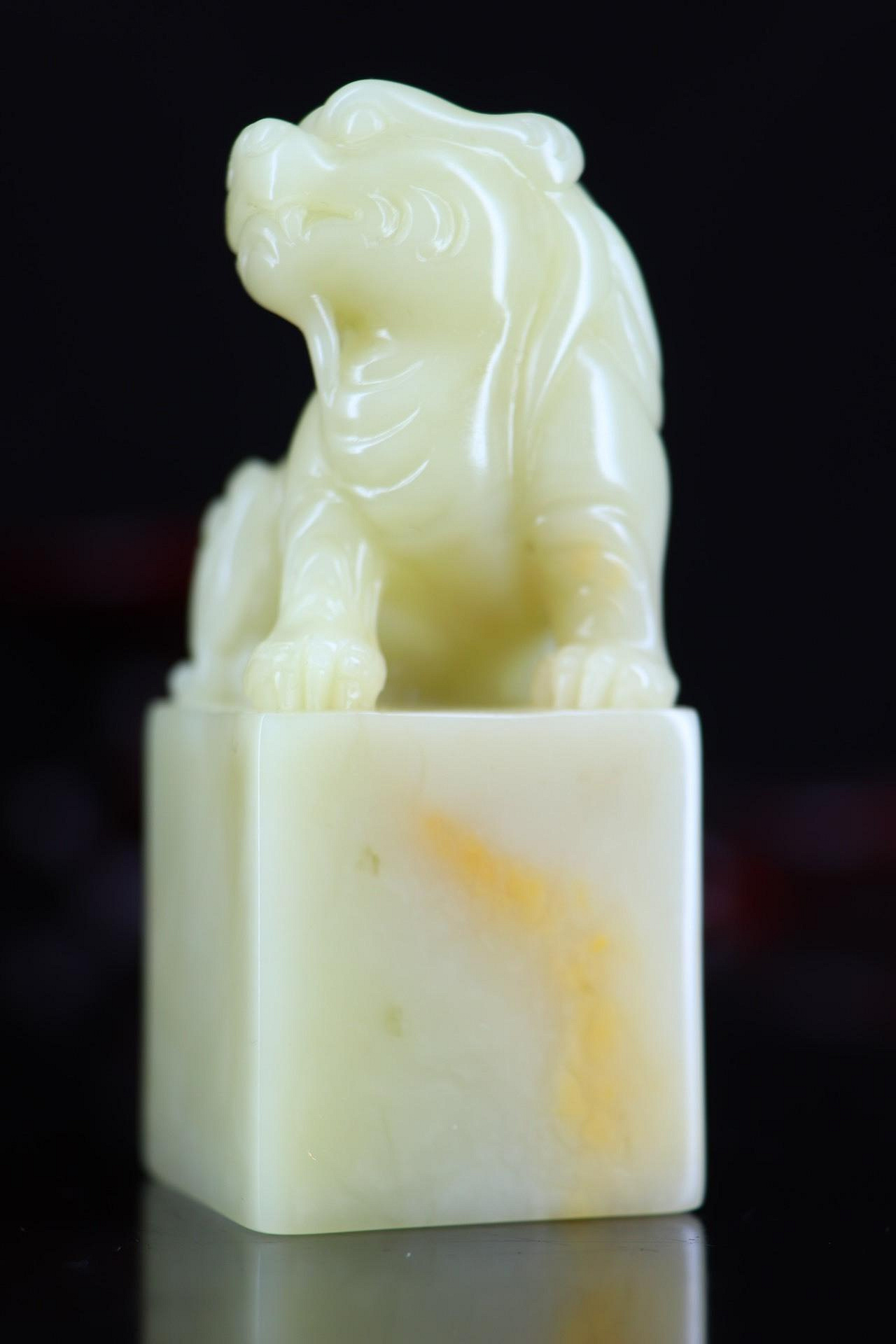 老礦壽山22號礦芙蓉石【題材】古獸【規格】36-36-87 印石原石收藏