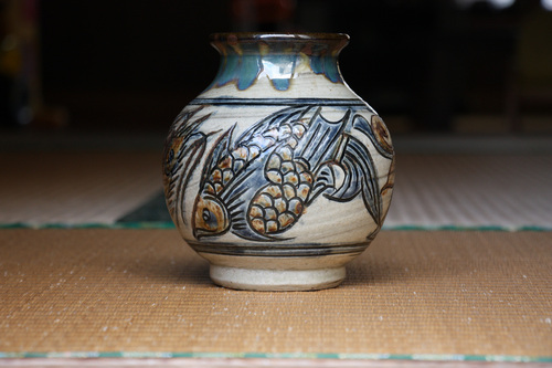 人間国宝」金城次郎さんの「笑う魚」 │ しまんちゅ工房 | 世界中の