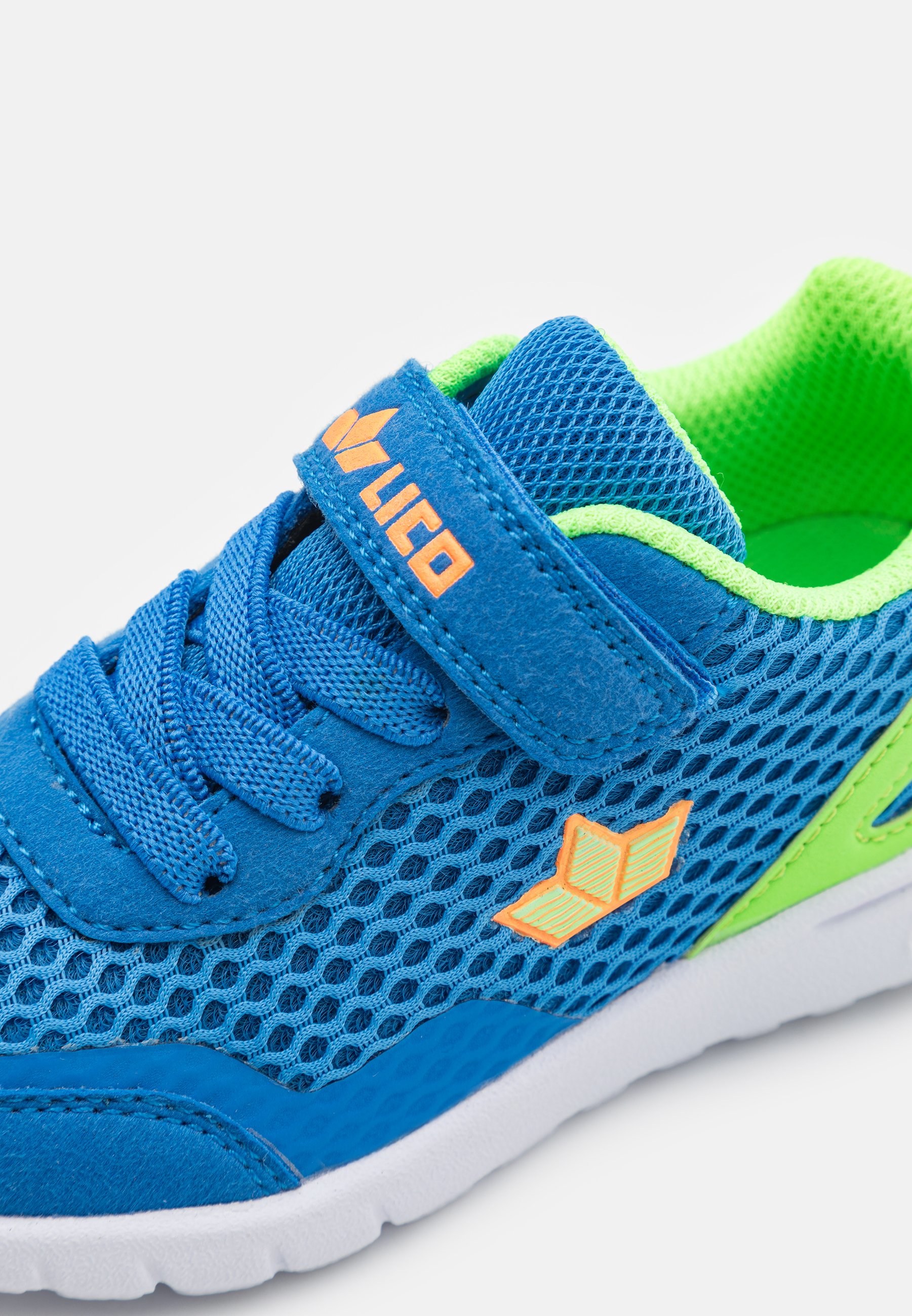 TARO - Trainers - Product Details