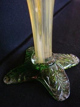 オパールセントグラスフラワーベース