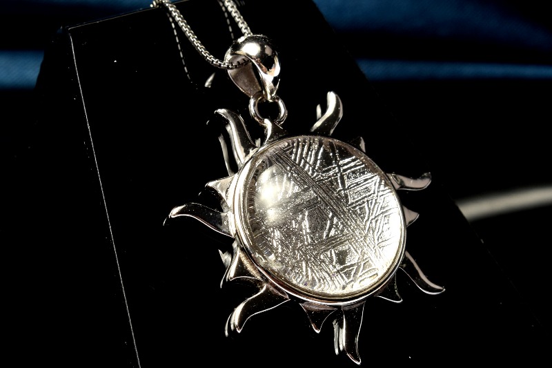 スウェーデン産Silver925◇ ギベオン(メテオライト隕石) 15mm シルバー