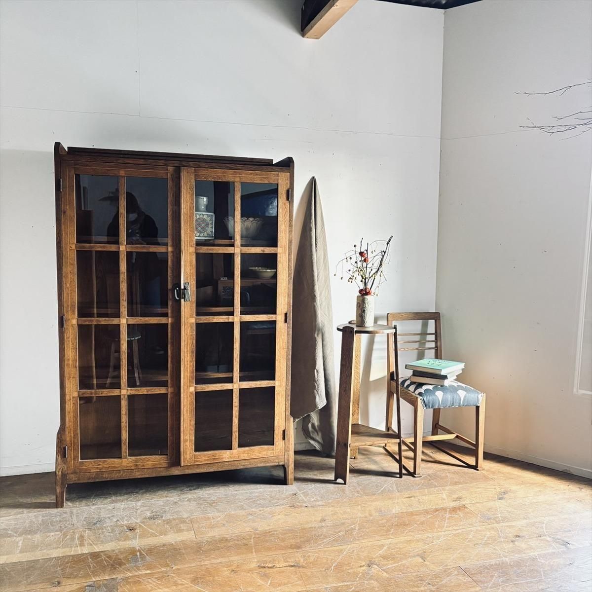 アンティーク家具 古い木味の横長本立てG985 アンティーク家具収納棚