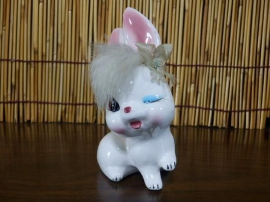 レトロ 陶器置物（ウサギ） - 「宝の森」昭和レトロ雑貨、フィギュア