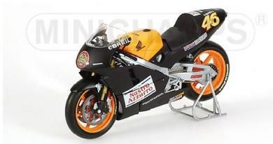 ミニチャンプス 1/12 ホンダ NSR500 ロッシ 2000 フィギュア付