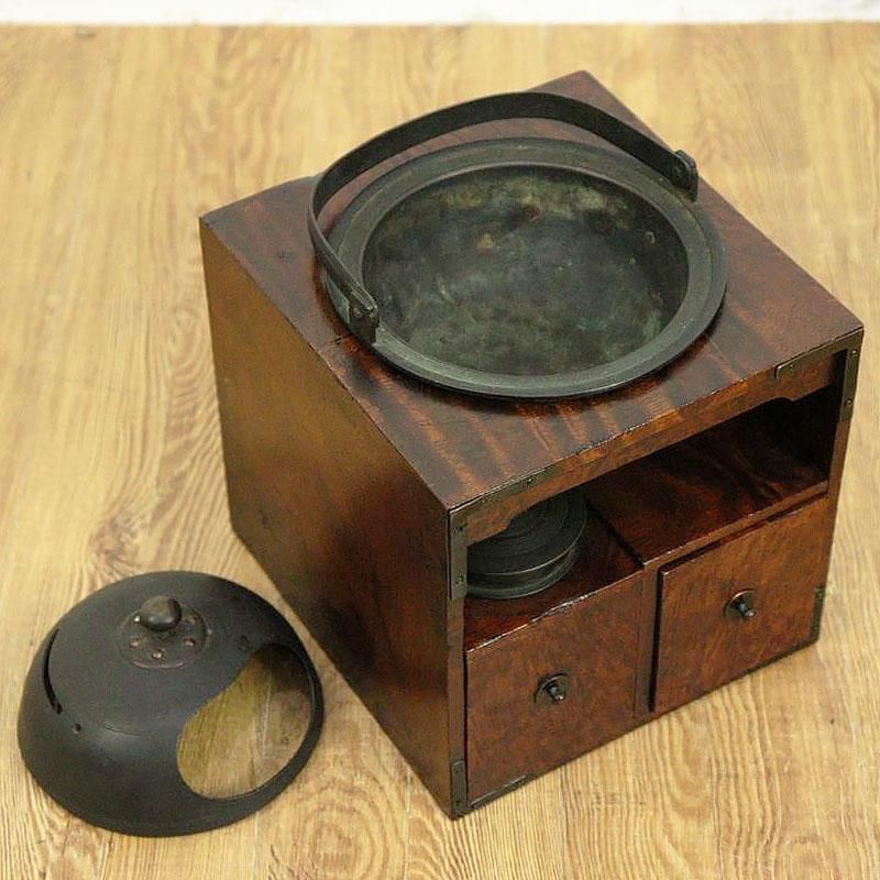 持ち手つき 煙管用 灰皿 香炉 真鍮 だるま 達磨 キセル レトロ 博物館