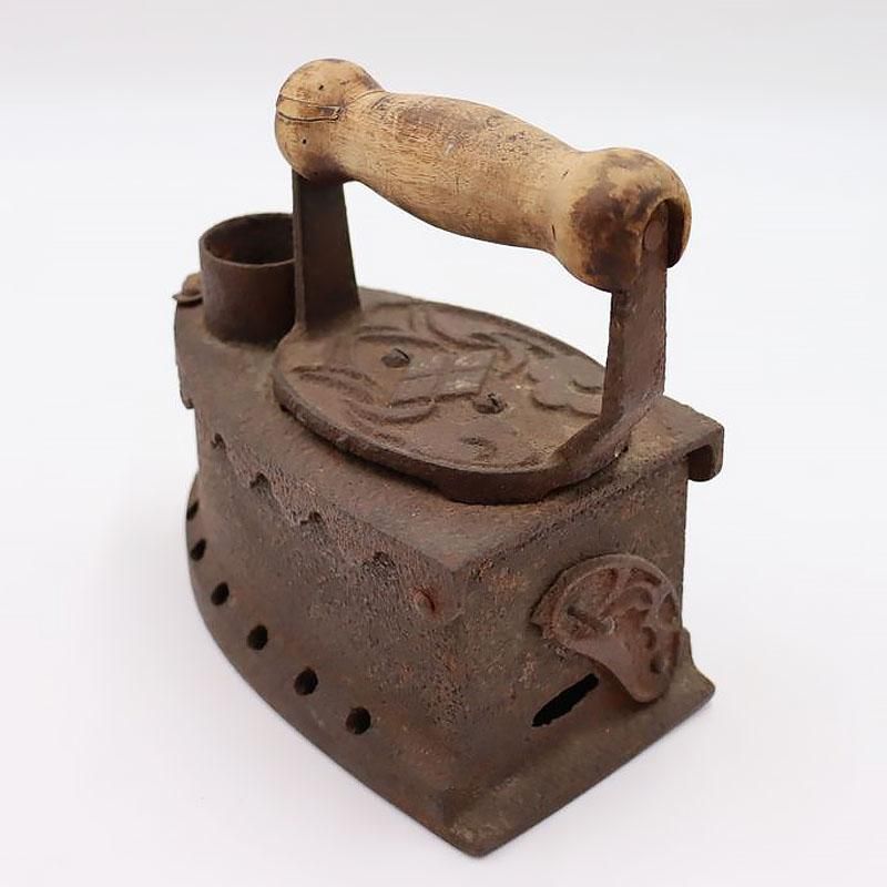 鉄製 炭火アイロン 日本製 明治大正時代 菱紋 アンティーク