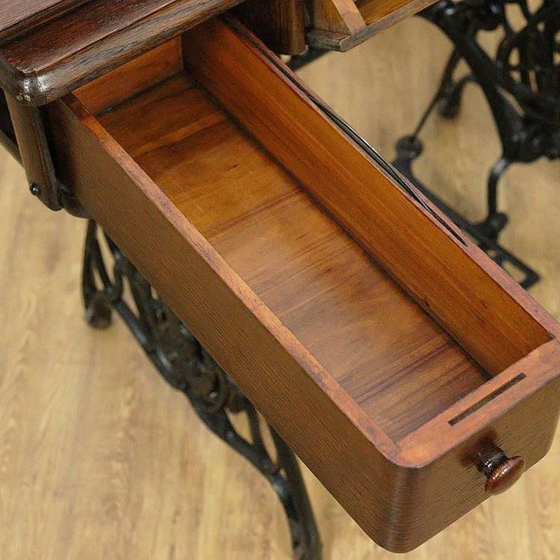 シンガーミシンのアンティークテーブル｜幅87cm・大正から昭和初期の鉄脚×