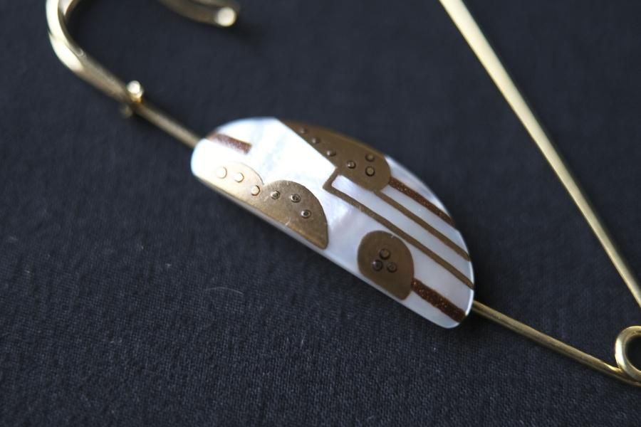 Classic ko | Uピンブローチ (白蝶貝) - c a b i n e t O N L I N E