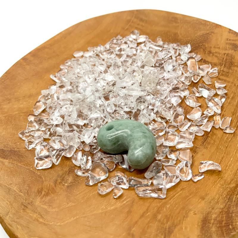 糸魚川翡翠(小滝産) 勾玉 】 国産 天然石 糸魚川産翡翠 ひすい ヒスイ