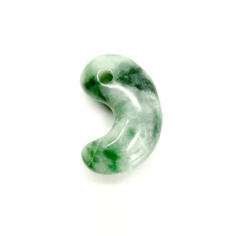 連休セール】糸魚川翡翠 勾玉 小鳥型 糸魚川翡翠 勾玉 蝶型/双子型 SA
