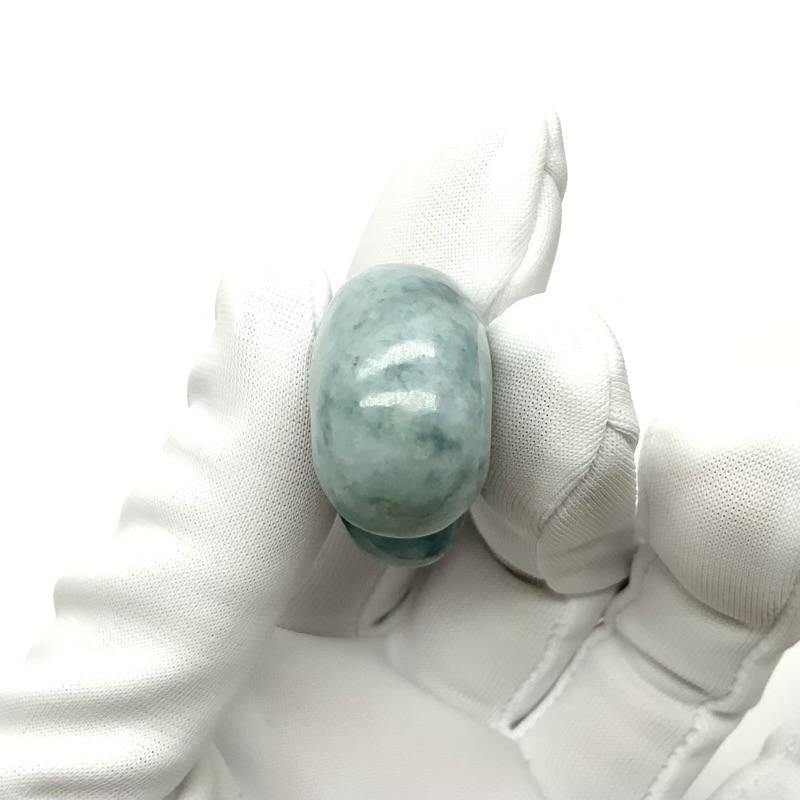 糸魚川翡翠(青翡翠)入りコン沢産 勾玉 巴型 】 青翡翠 国産 天然石