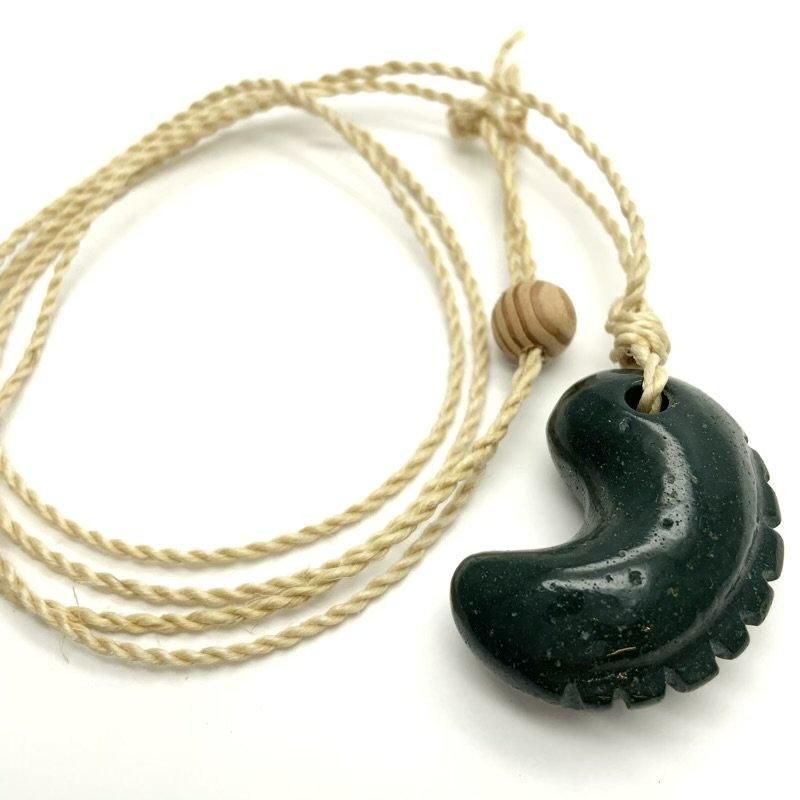 優婆夷・猟師さまオーダー＊白蛇抜け殻入り＊アメジストの守護勾玉／ご