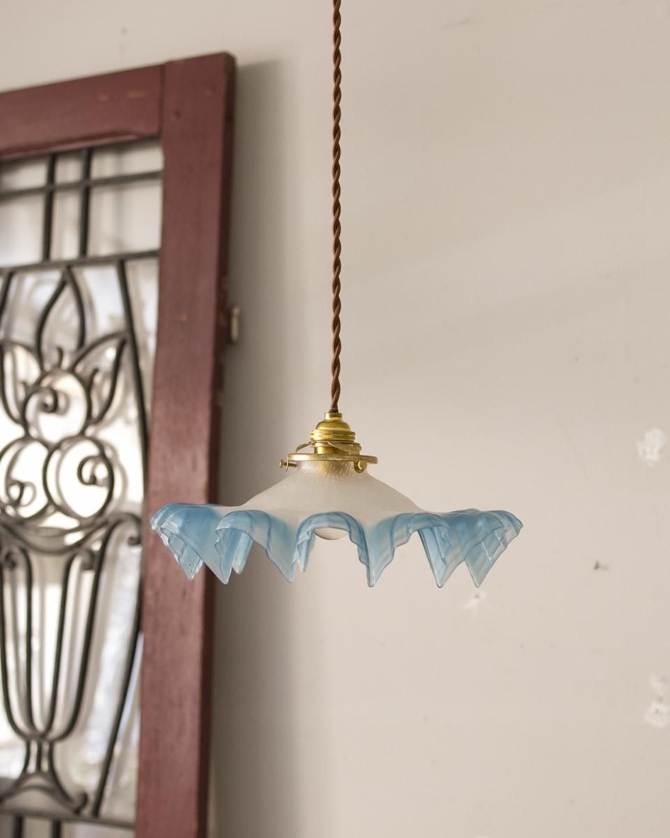 フランスアンティーク ライトブルーのフリルガラスシェードランプ.3