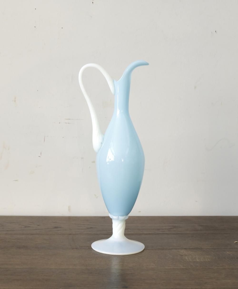 フランスヴィンテージ オパリンガラスの花瓶 白系 ホワイト 葡萄 装飾