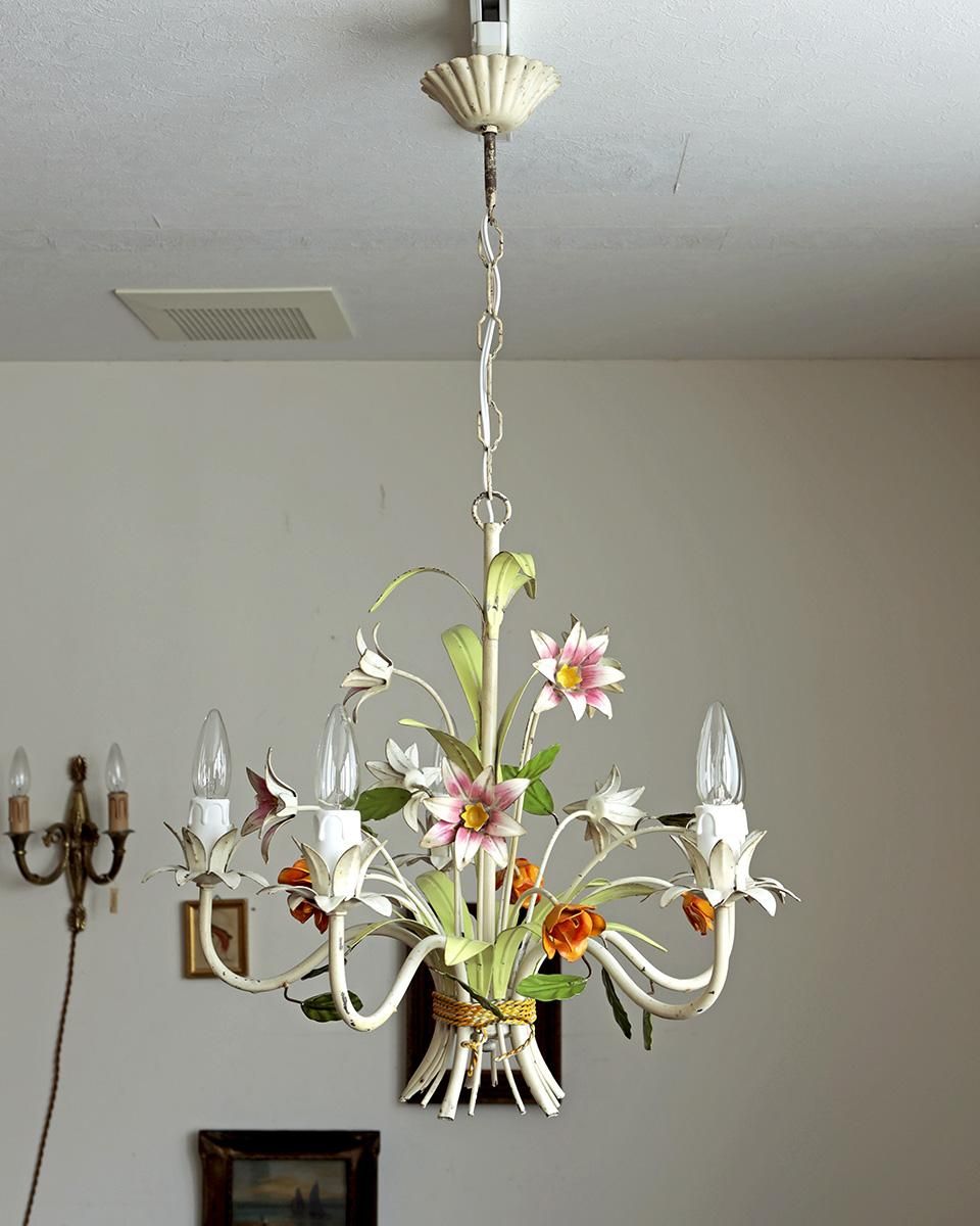 フラワーモチーフ6灯シャンデリア 必ずコメントをごらんください