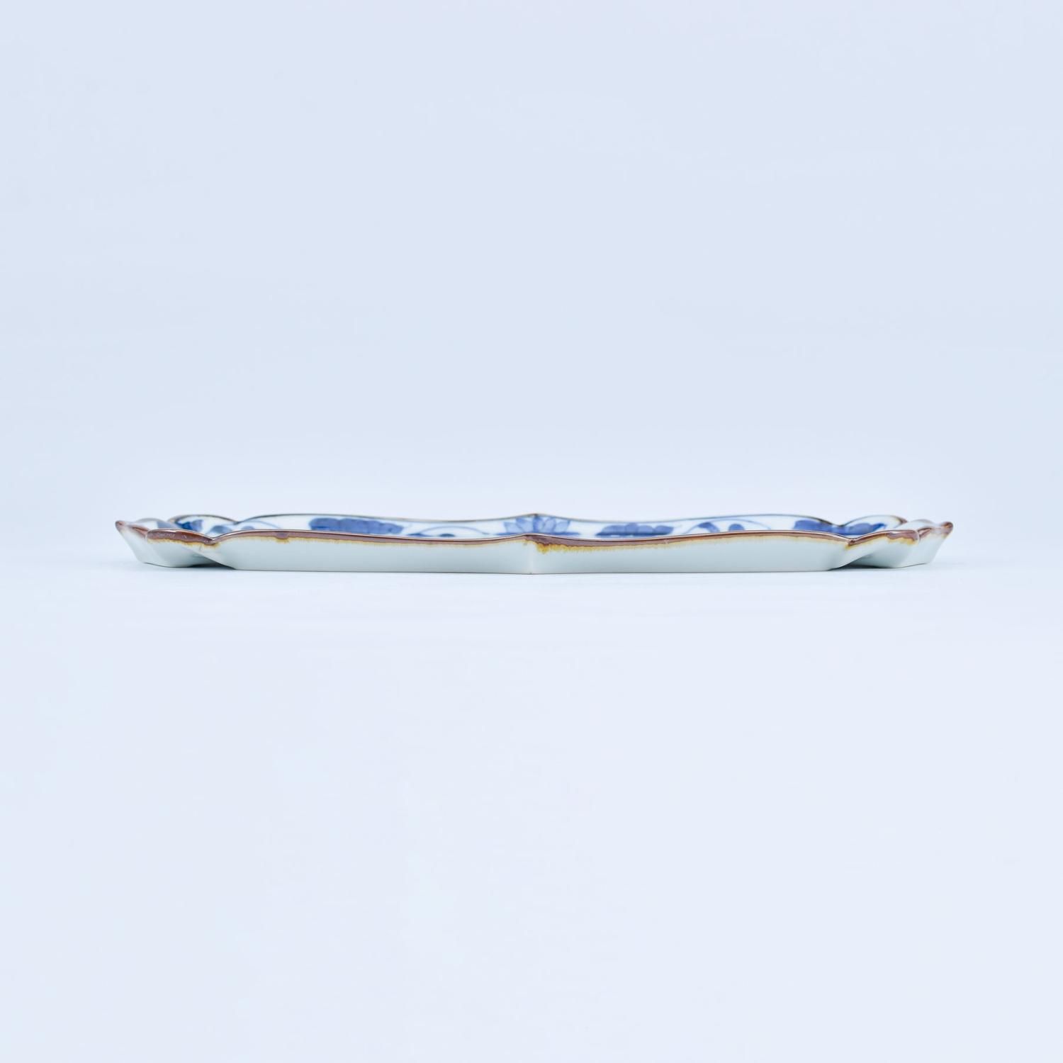 藍柿 牡丹葉唐草文 輪花深皿 牡丹唐草 | 輪花長皿 - 有田焼のまるぶん