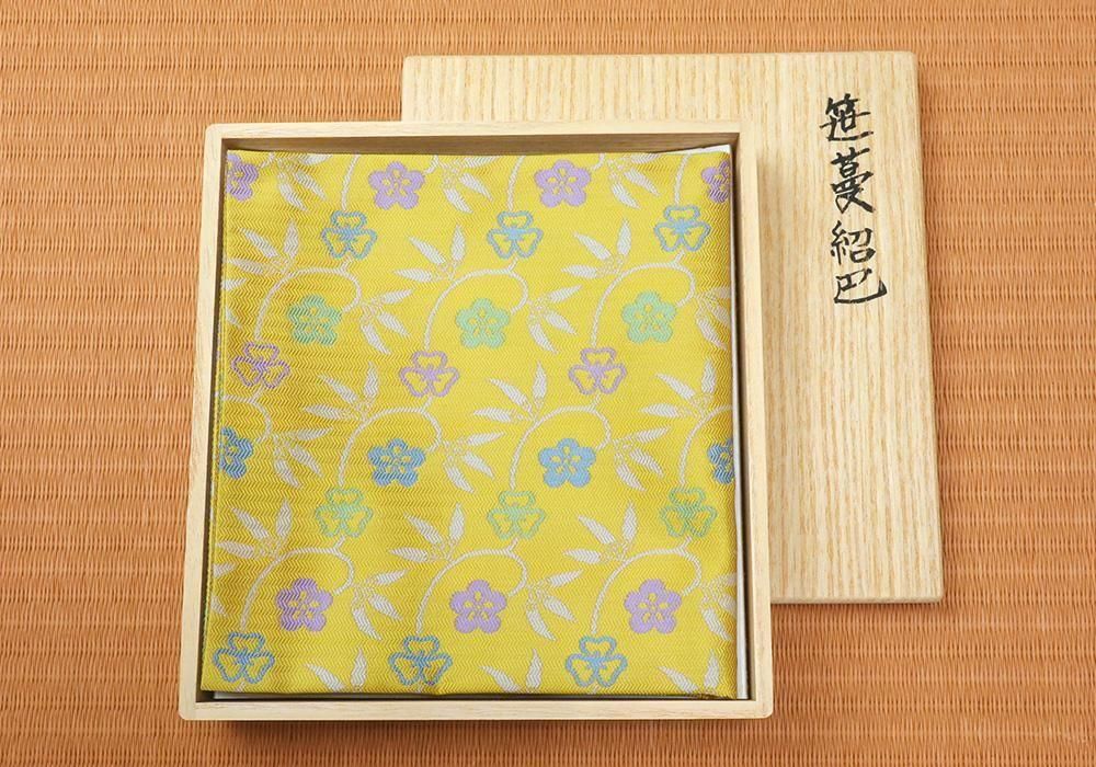 土田友湖-笹蔓紹巴出帛紗 | 正絹 共箱入 - 京都富小路の和装小物専門店