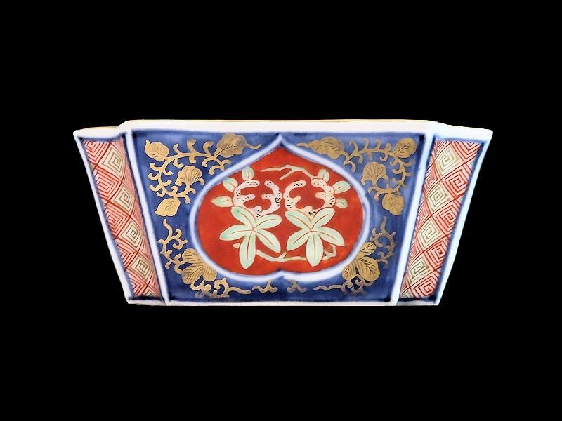 大聖寺伊万里 金襴手 桃に柘榴 大樹に欄干図 四方角向付