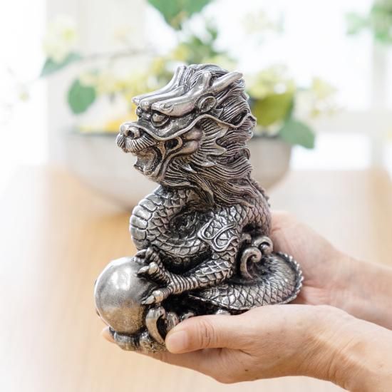 薩摩錫器 龍-SATSUMA置物黒漆加工（台付）＜薩摩錫器工芸館