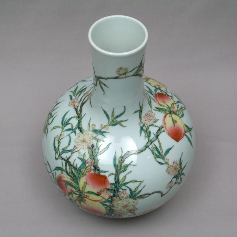 中国 景徳鎮 粉彩 三国志人物図 天球瓶 中国 景徳鎮 粉彩 三国志人物図