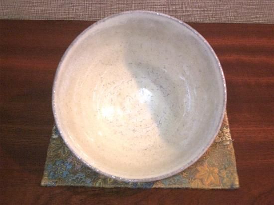 いもじ焼喜多村午郎作粉引茶碗。