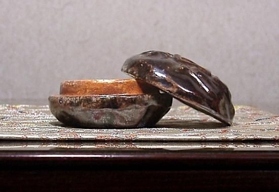 京焼・清水焼 聚楽焼 吾唯足知 香合 在銘 共箱 無傷 保証。 京焼