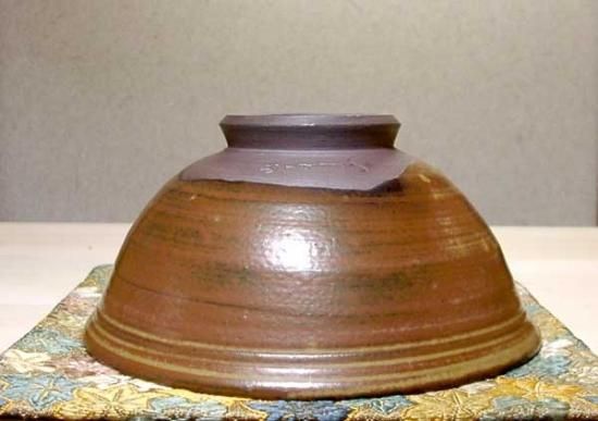 佐渡無名異焼 常山窯 三浦小平次（常山）作 朱紫泥 茶碗 在銘 箱合