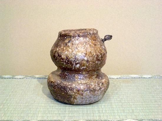 信楽焼 安倍 均 作（号：無畏庵）（松永耳庵・養子）掛花入 無傷 共