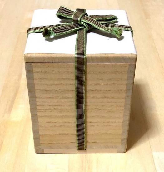 伊賀焼作者不明茶入写共蓋花押在銘無傷箱無。