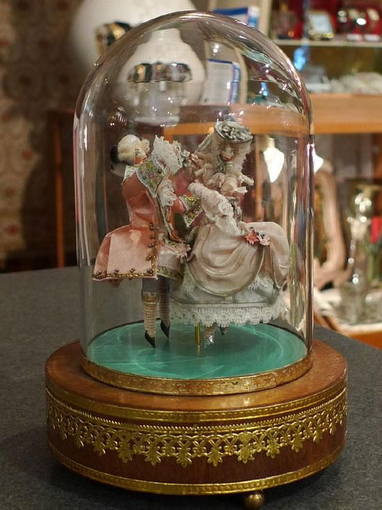 フランスアンティーク置物】オルゴール 舞踏会ダンス男女人形 ドーム型