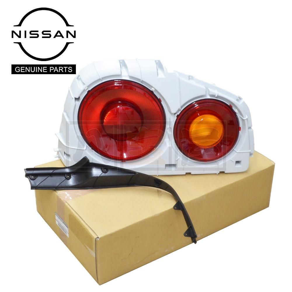 日産 純正 テールライト | GT-R R34 左側 - 八宝屋