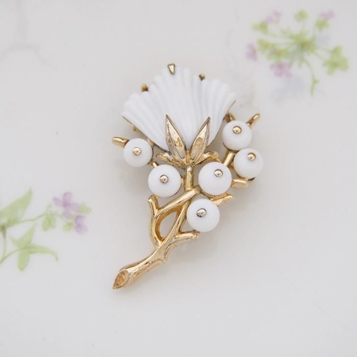 CROWN TRIFARI☆ミルクガラス＆トリファリウムツートンフラワー