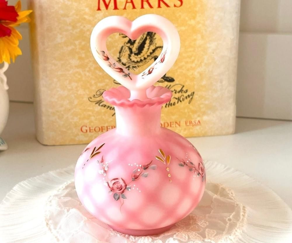 フランスアンティーク オパリンガラスの香水瓶 3本セット ボトル 蓋